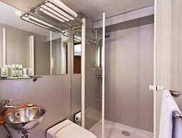 VIP Paris Yacht Hotel