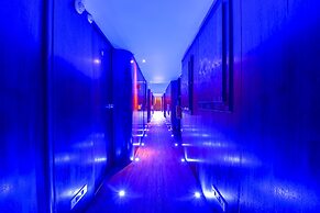 VIP Paris Yacht Hotel