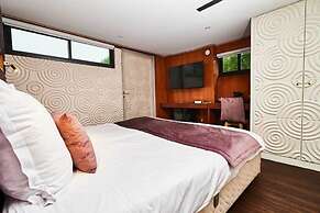 VIP Paris Yacht Hotel