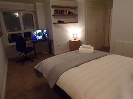 3 Bedroom Penthouse - City Centre Suites