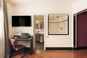 La França Travellers - Adults Only