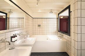 La França Travellers - Adults Only