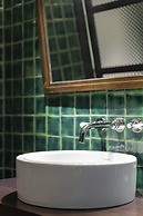 La França Travellers - Adults Only