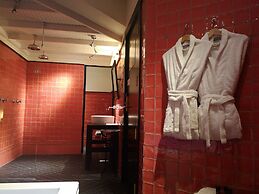 La França Travellers - Adults Only