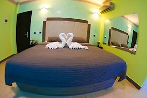 FrioHot Hotel