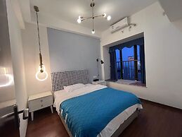 Yi Long International Apartment