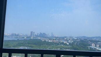 Yi Long International Apartment