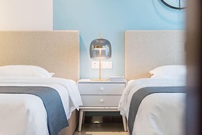 Yi Long International Apartment