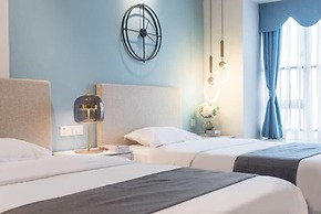 Yi Long International Apartment