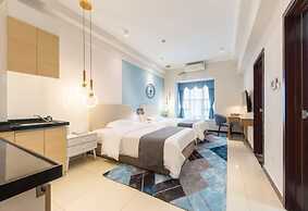 Yi Long International Apartment