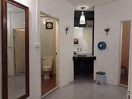 Sea Turtle Hostel - Adults Only