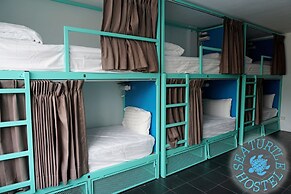 Sea Turtle Hostel - Adults Only