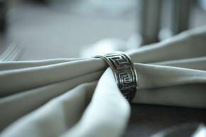 Wingston A Treehouse Hotel-Goverdhan