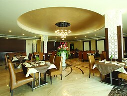 Wingston A Treehouse Hotel-Goverdhan