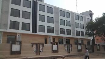 Wingston A Treehouse Hotel-Goverdhan