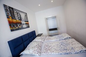 Central Apart 1 Min to Metro and Garage