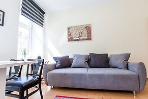 Central Apart 1 Min to Metro and Garage