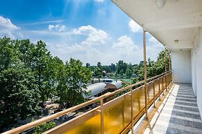 CE Napfény Hotel