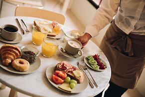 H La Paloma Boutique