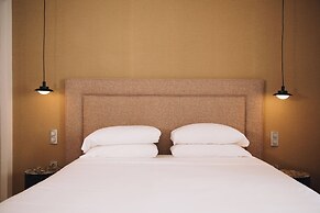 H La Paloma Boutique