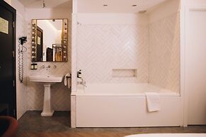 H La Paloma Boutique