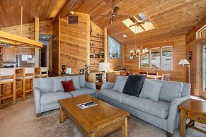 Stutzhaven in the Mountains - 2 Br Home