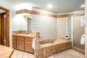 Stutzhaven in the Mountains - 2 Br Home