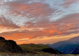 Stutzhaven in the Mountains - 2 Br Home