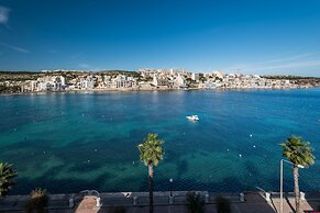 Blue Harbour 4 Seafront apartment by Getaways Malta