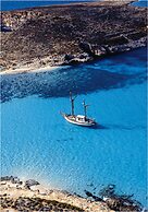 Blue Harbour 4 Seafront apartment by Getaways Malta