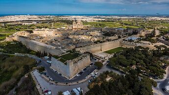 Blue Harbour 4 Seafront apartment by Getaways Malta