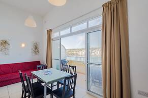 Blue Harbour 4 Seafront apartment by Getaways Malta