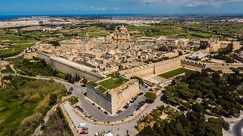 Blue Harbour 4 Seafront apartment by Getaways Malta