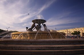 Blue Harbour 4 Seafront apartment by Getaways Malta