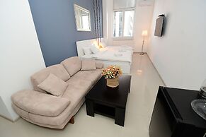 Super Luxury Apartments