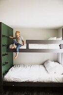 Main and Mountain Bar & Motel