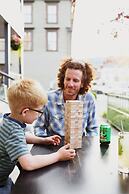 Main and Mountain Bar & Motel