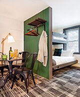 Main and Mountain Bar & Motel