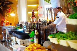 Ramada Plaza Dongxing City Center