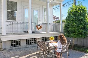 Residences Du Carondelet by Hosteeva