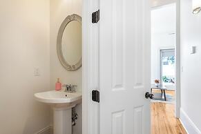 Residences Du Carondelet by Hosteeva