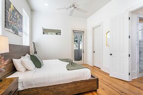 Residences Du Carondelet by Hosteeva