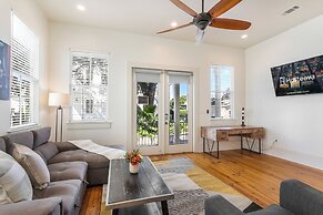 Residences Du Carondelet by Hosteeva