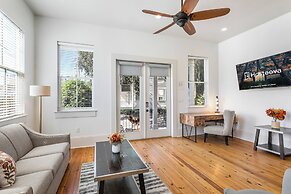 Residences Du Carondelet by Hosteeva