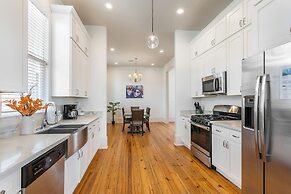 Residences Du Carondelet by Hosteeva