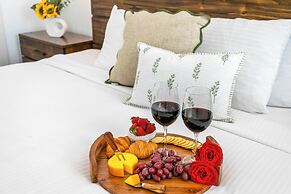 Residences Du Carondelet by Hosteeva