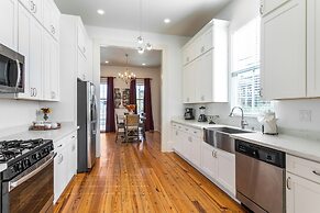 Residences Du Carondelet by Hosteeva