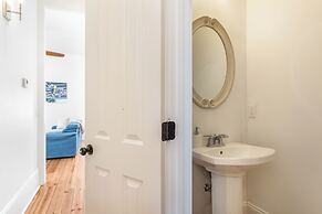 Residences Du Carondelet by Hosteeva