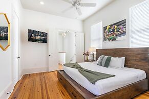 Residences Du Carondelet by Hosteeva