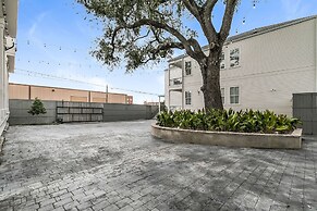 Residences Du Carondelet by Hosteeva